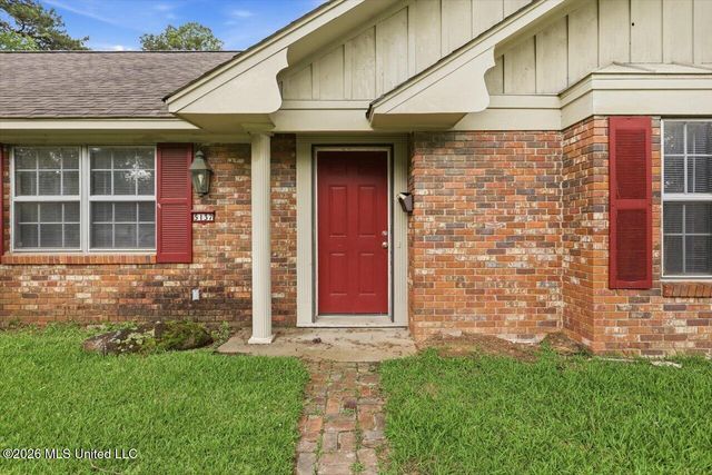 5137 Meadow Oaks Park Drive, Jackson, MS 39211