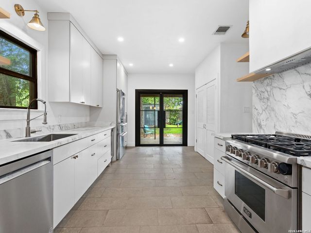 213 Donaldson Avenue, San Antonio, TX 78201