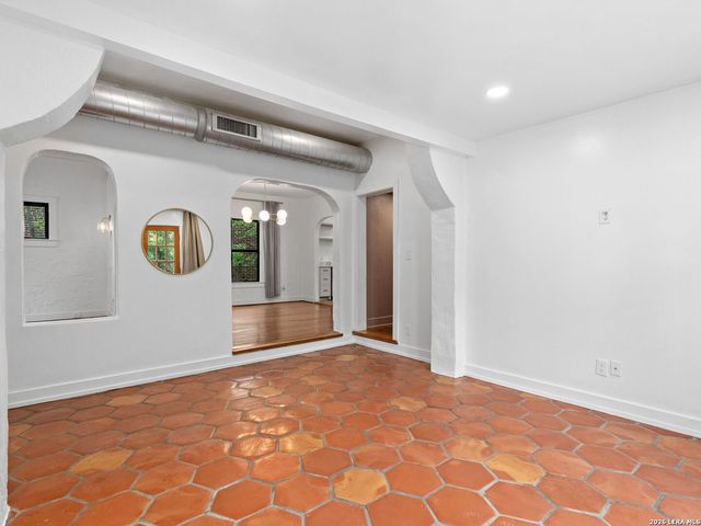 213 Donaldson Avenue, San Antonio, TX 78201