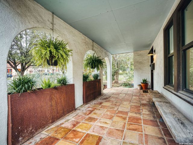 213 Donaldson Avenue, San Antonio, TX 78201