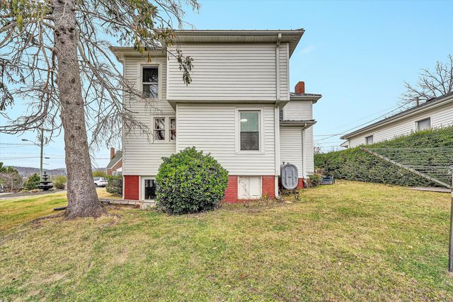 40 High ST, Rocky Mount, VA 24151