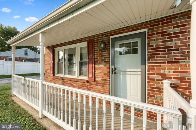 1036 SMITH HILL RD, York, PA 17408