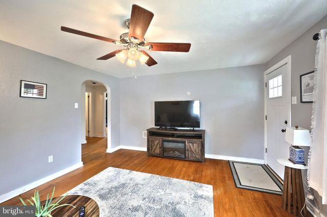 1036 SMITH HILL RD, York, PA 17408