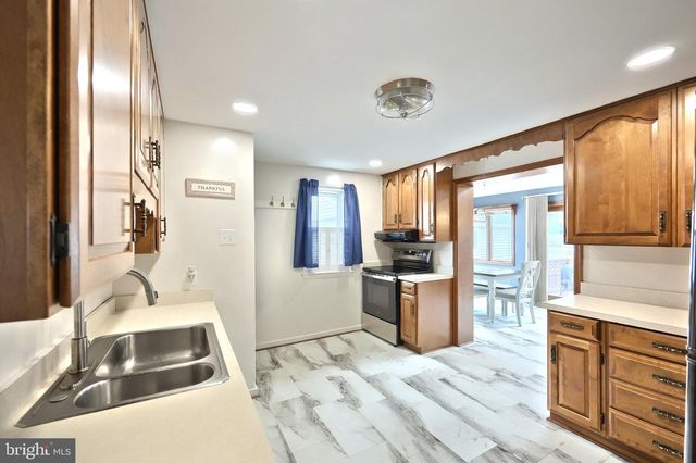 1036 SMITH HILL RD, York, PA 17408