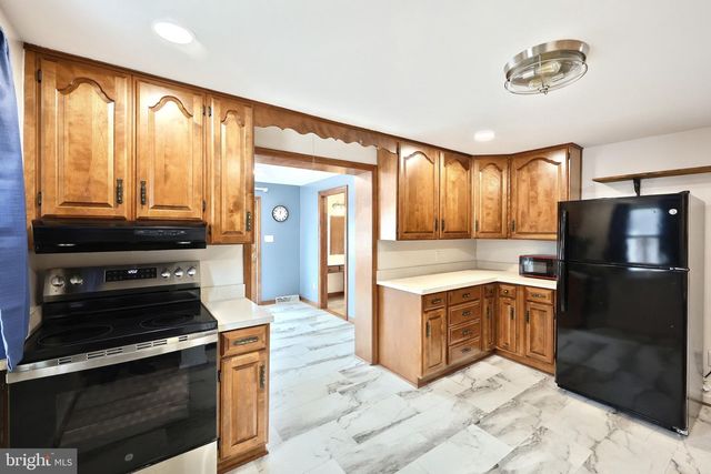 1036 SMITH HILL RD, York, PA 17408