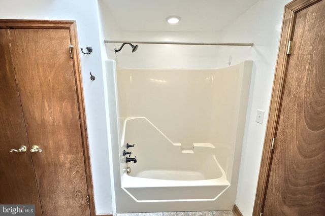 1036 SMITH HILL RD, York, PA 17408