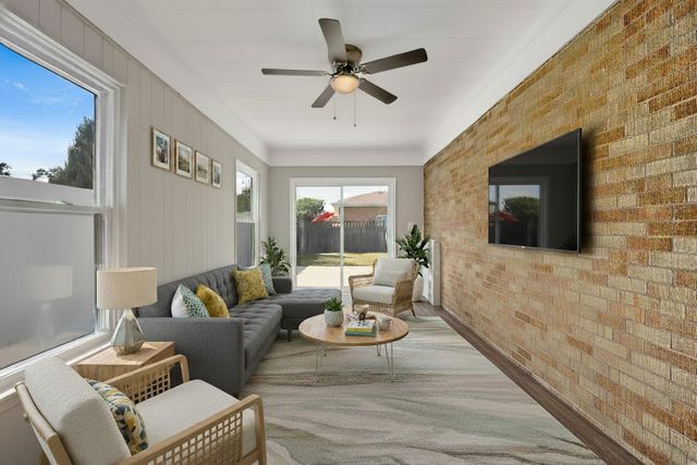 1900 Manchester Avenue, Westchester, IL 60154