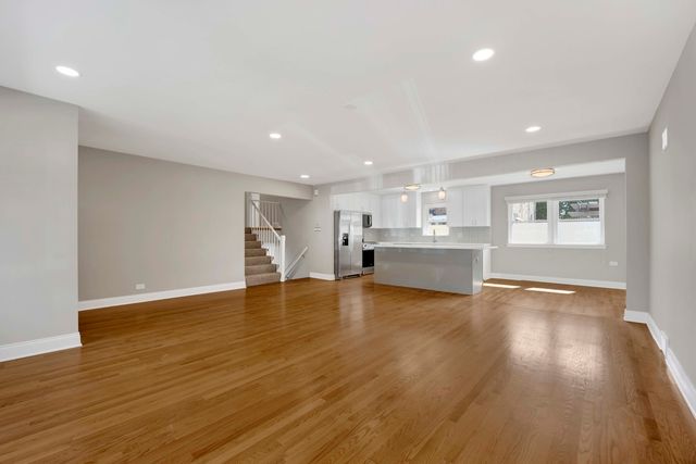 1900 Manchester Avenue, Westchester, IL 60154