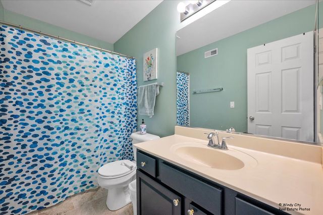 2631 N Greenwood Avenue, Arlington Heights, IL 60004