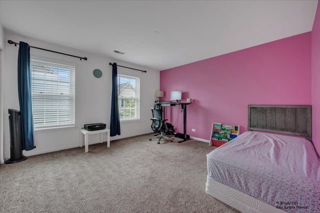 2631 N Greenwood Avenue, Arlington Heights, IL 60004