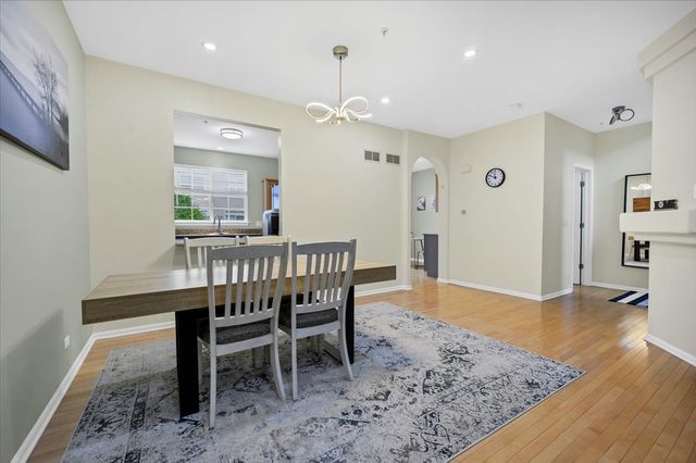 2631 N Greenwood Avenue, Arlington Heights, IL 60004