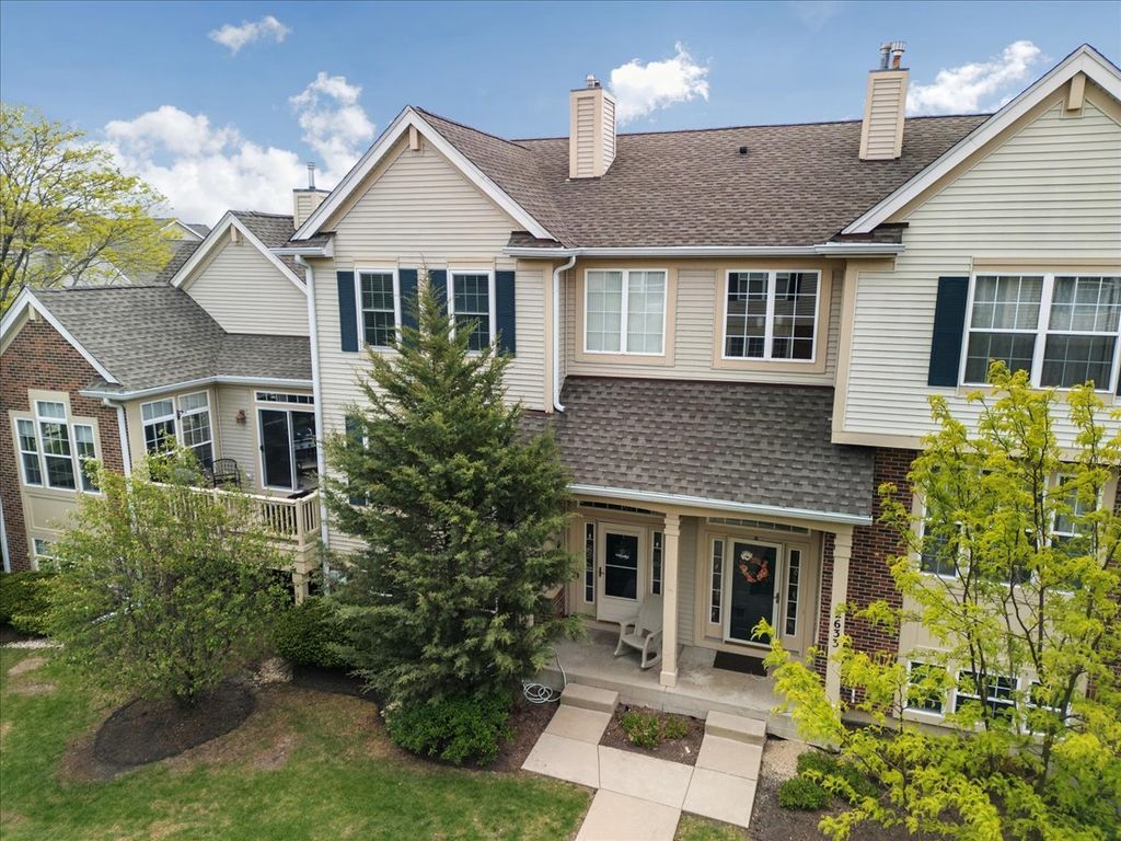 2631 N Greenwood Avenue, Arlington Heights, IL 60004