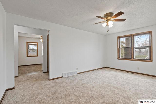 6073 Franklin Street, Omaha, NE 68104