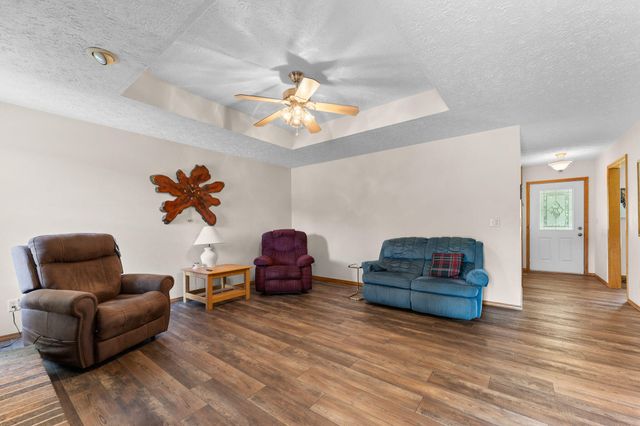 1482 N Osburn Lane, Nixa, MO 65714