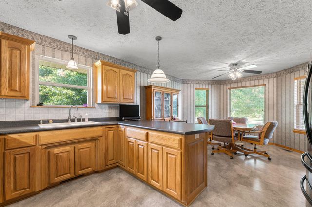 1482 N Osburn Lane, Nixa, MO 65714