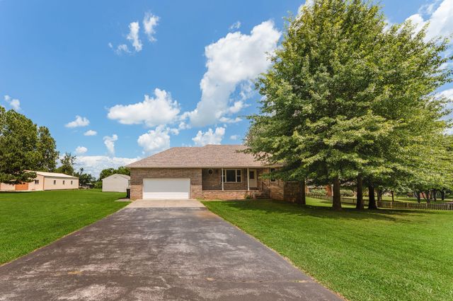 1482 N Osburn Lane, Nixa, MO 65714