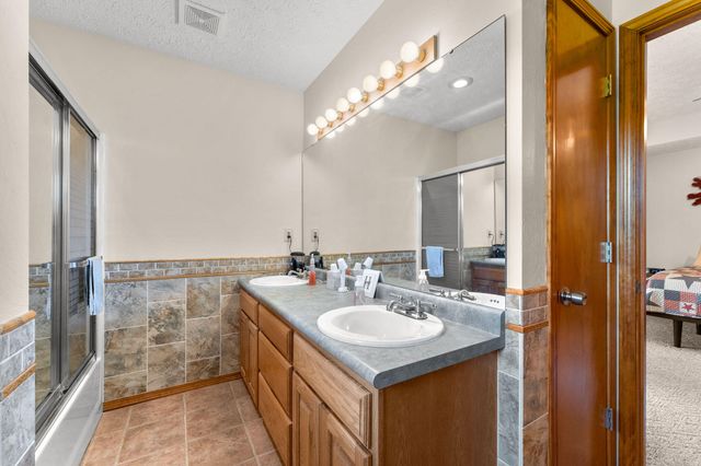 1482 N Osburn Lane, Nixa, MO 65714