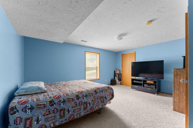 1482 N Osburn Lane, Nixa, MO 65714