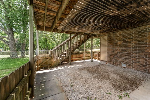1482 N Osburn Lane, Nixa, MO 65714