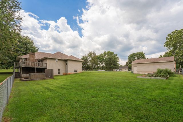 1482 N Osburn Lane, Nixa, MO 65714