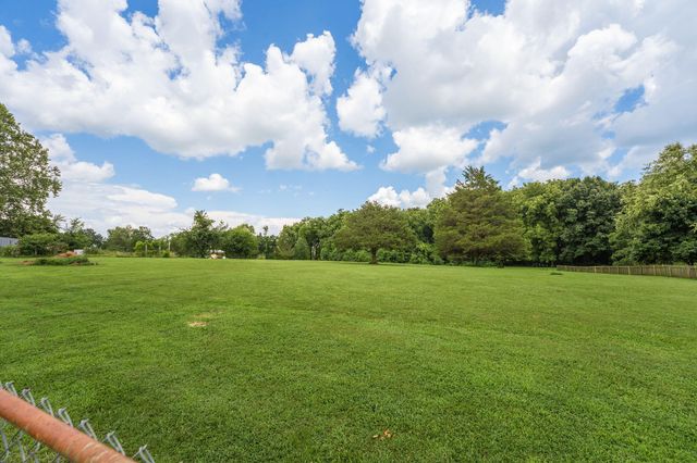 1482 N Osburn Lane, Nixa, MO 65714