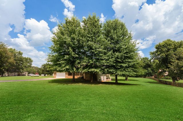 1482 N Osburn Lane, Nixa, MO 65714