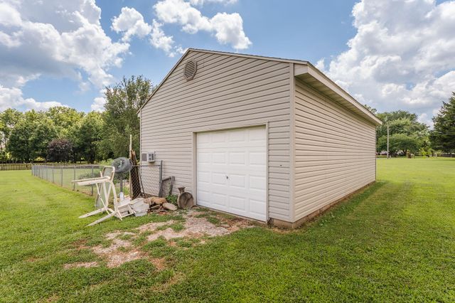 1482 N Osburn Lane, Nixa, MO 65714