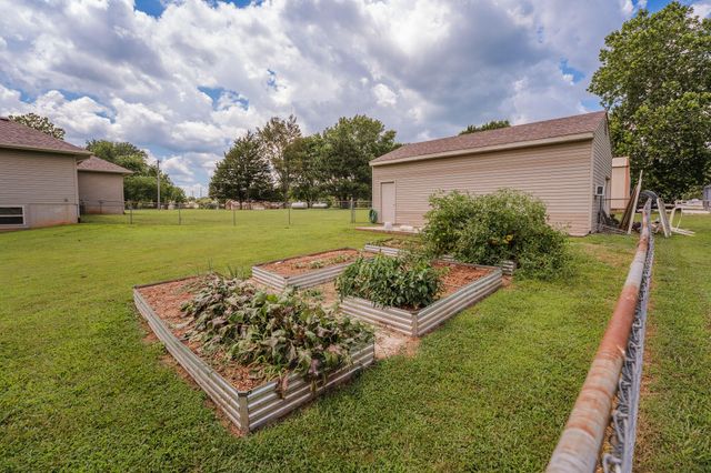 1482 N Osburn Lane, Nixa, MO 65714