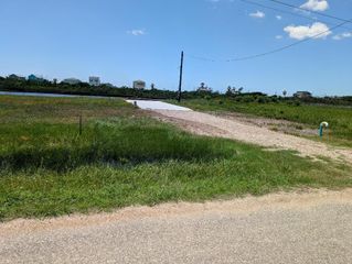 505 Cr 204 Dolphin Way Drive, Sargent, TX 77414