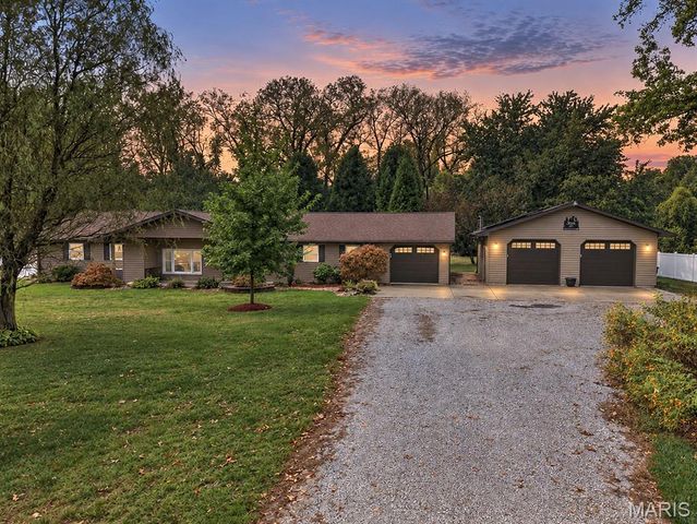 1446 Saint Thomas Road, Granite City, IL 62040