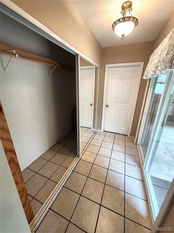 1446 Saint Thomas Road, Granite City, IL 62040