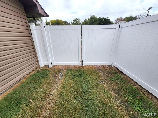 1446 Saint Thomas Road, Granite City, IL 62040
