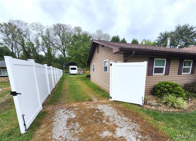 1446 Saint Thomas Road, Granite City, IL 62040