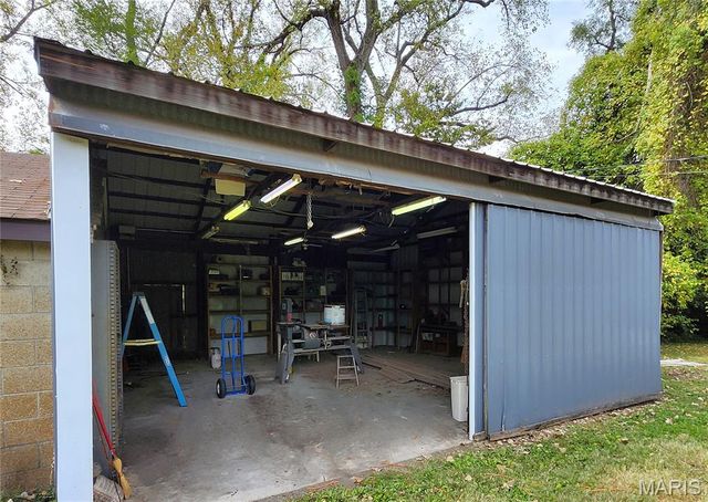 1446 Saint Thomas Road, Granite City, IL 62040
