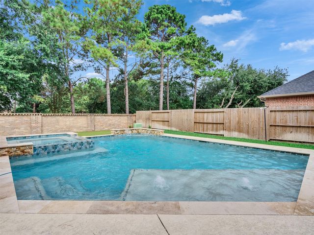 8106 Clearwater Crossing, Humble, TX 77396