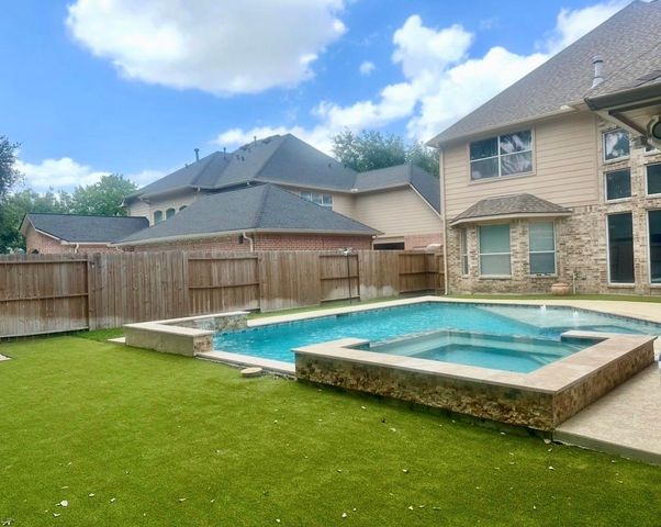 8106 Clearwater Crossing, Humble, TX 77396