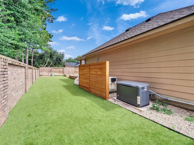 8106 Clearwater Crossing, Humble, TX 77396