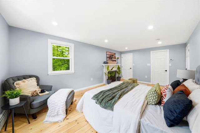 27 Gilcreast Road, Londonderry, NH 03053