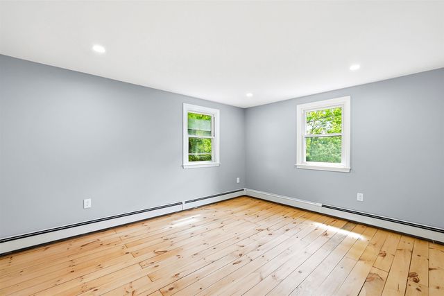 27 Gilcreast Road, Londonderry, NH 03053