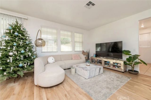 6043 Rosewood Way, Eastvale, CA 92880