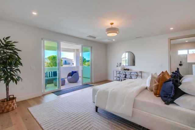 5380 Los Robles Drive, Carlsbad, CA 92008