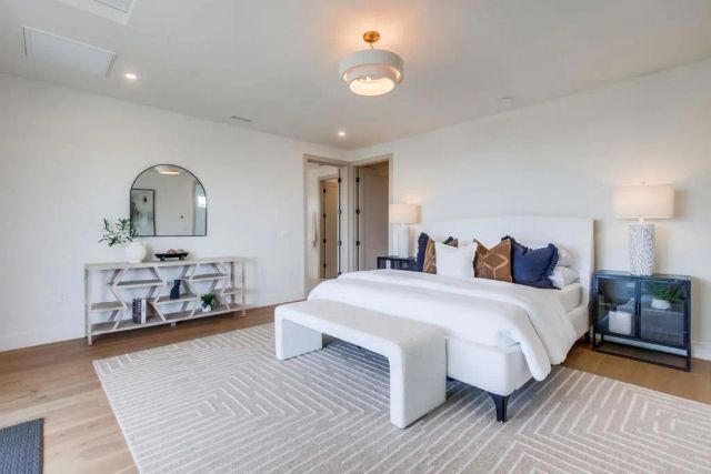 5380 Los Robles Drive, Carlsbad, CA 92008