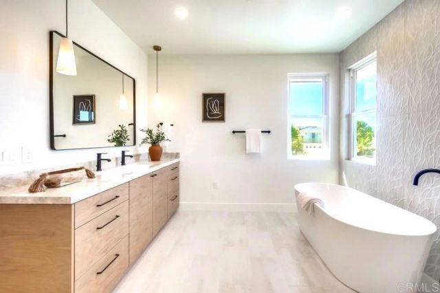 5380 Los Robles Drive, Carlsbad, CA 92008