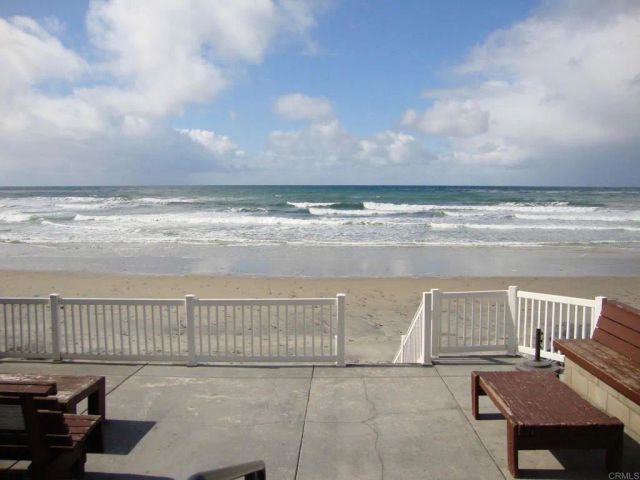 5380 Los Robles Drive, Carlsbad, CA 92008