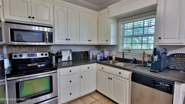 246 Cherry Bark Drive, Brandon, MS 39047