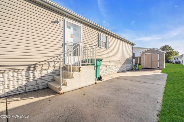 1404 Forest Way, Whiting, NJ 08759