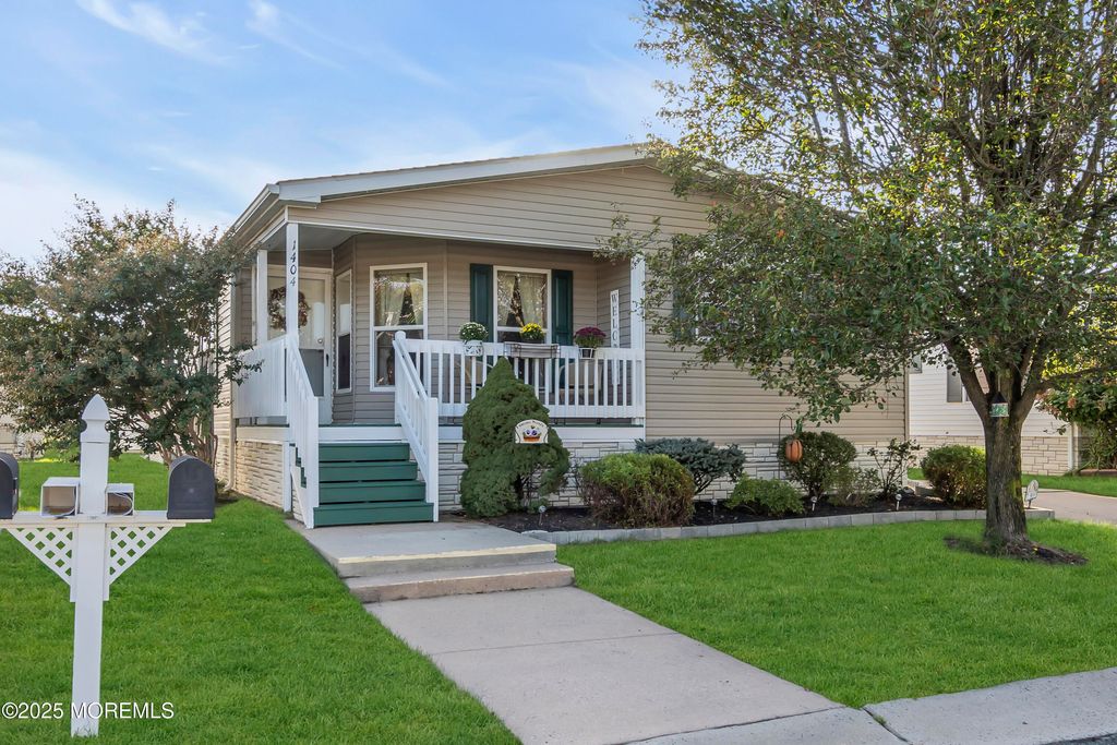 1404 Forest Way, Whiting, NJ 08759