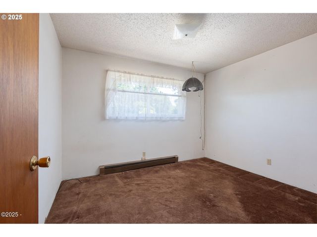 1011 Ne BENTON St, Newport, OR 97365