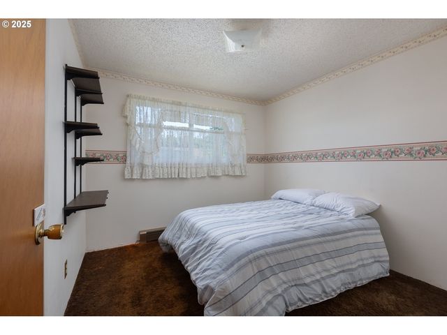 1011 Ne BENTON St, Newport, OR 97365