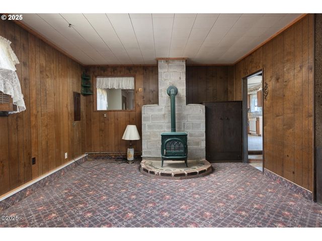 1011 Ne BENTON St, Newport, OR 97365